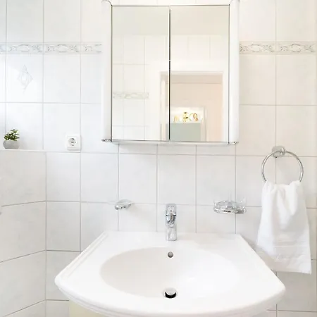 Elly's Luetten Leuchtturm West Kellenhusen