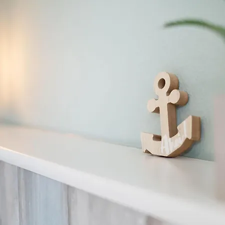 Elly's Luetten Leuchtturm West Daire *