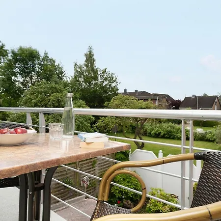 Elly's Luetten Leuchtturm West Daire