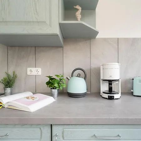 Elly's Luetten Leuchtturm West