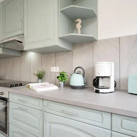 Elly's Luetten Leuchtturm West Daire *