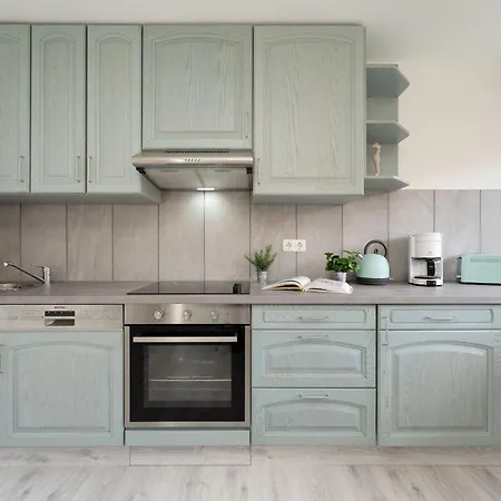 Elly's Luetten Leuchtturm West Daire