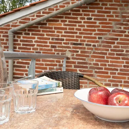 Elly's Luetten Leuchtturm West Daire