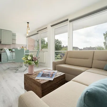 Elly's Luetten Leuchtturm West Daire *